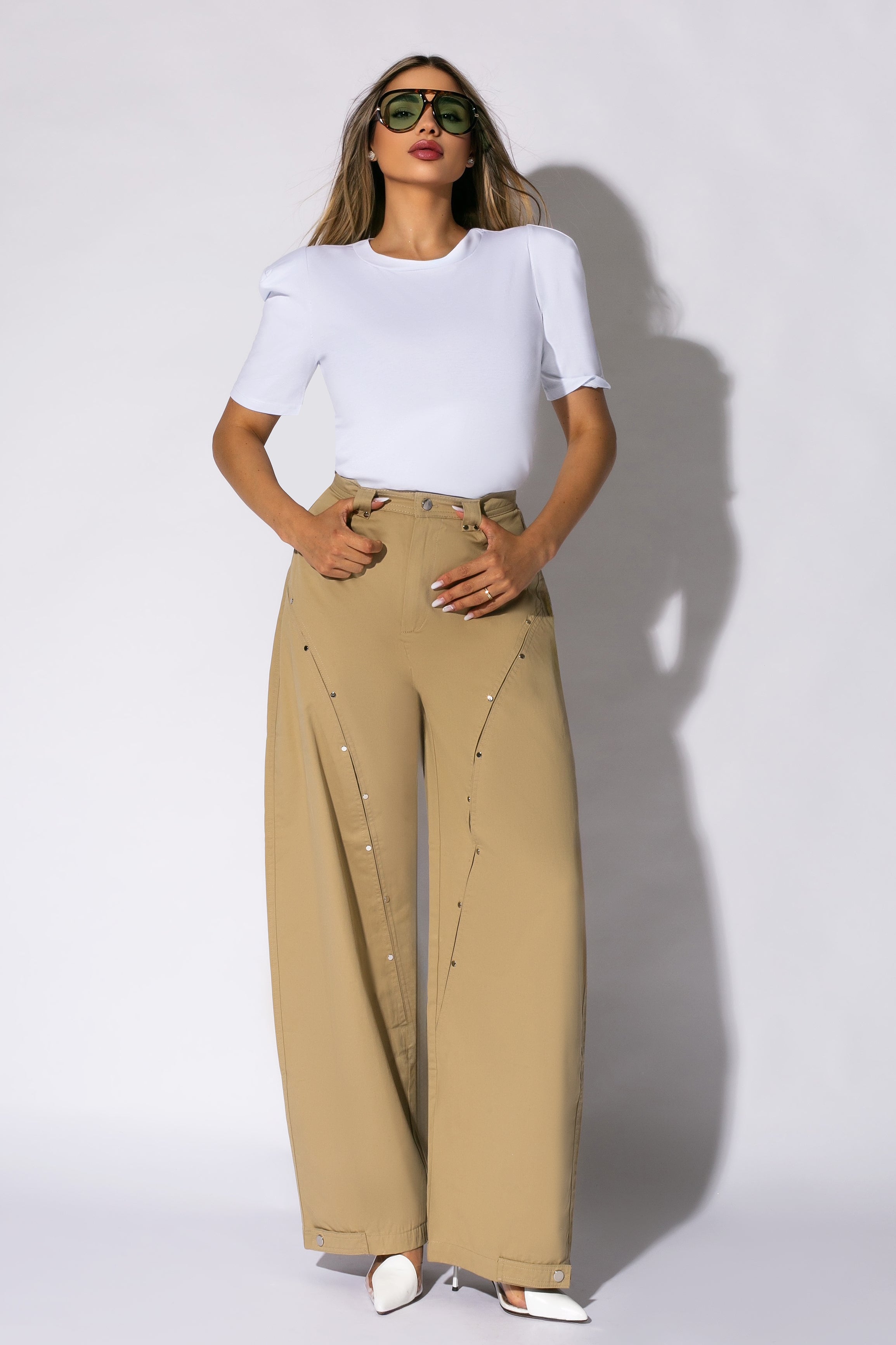 TRICOU CU UMERI STRUCTURAȚI