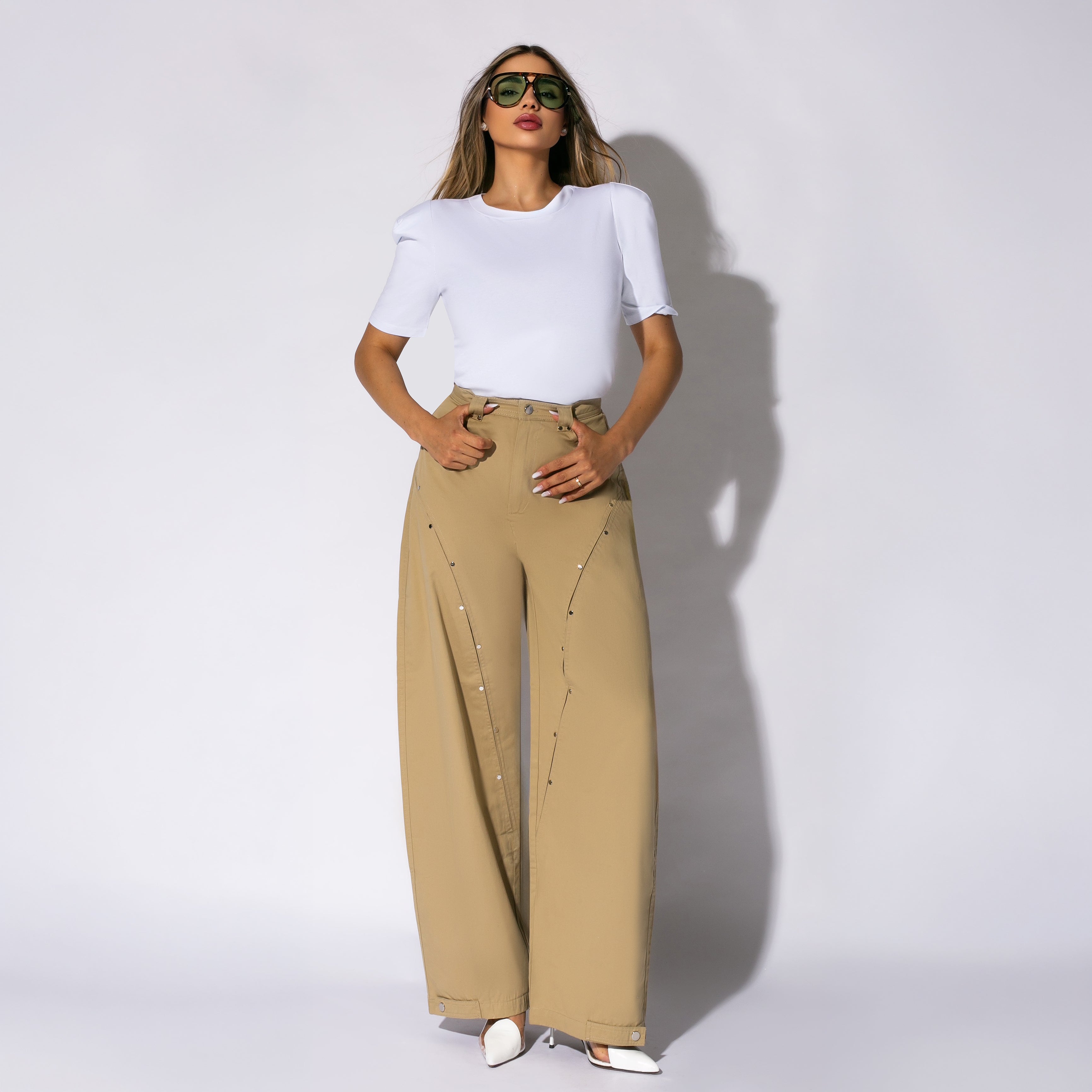 TRICOU CU UMERI STRUCTURAȚI