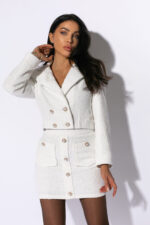 Costum elegant alb cu nasturi bijuterie - imagine 2